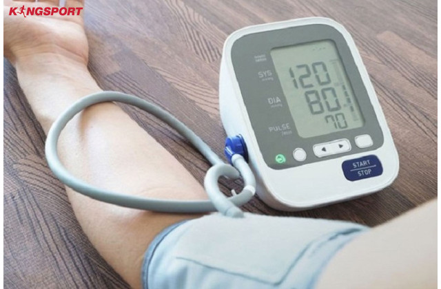 Hướng dẫn chi tiết cách đọc nhịp tim trên máy đo huyết áp cho người mới bắt đầu