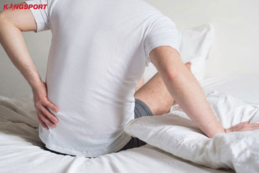 Ngủ dậy bị đau lưng có thể là dấu hiệu của bệnh lý nào khác không?